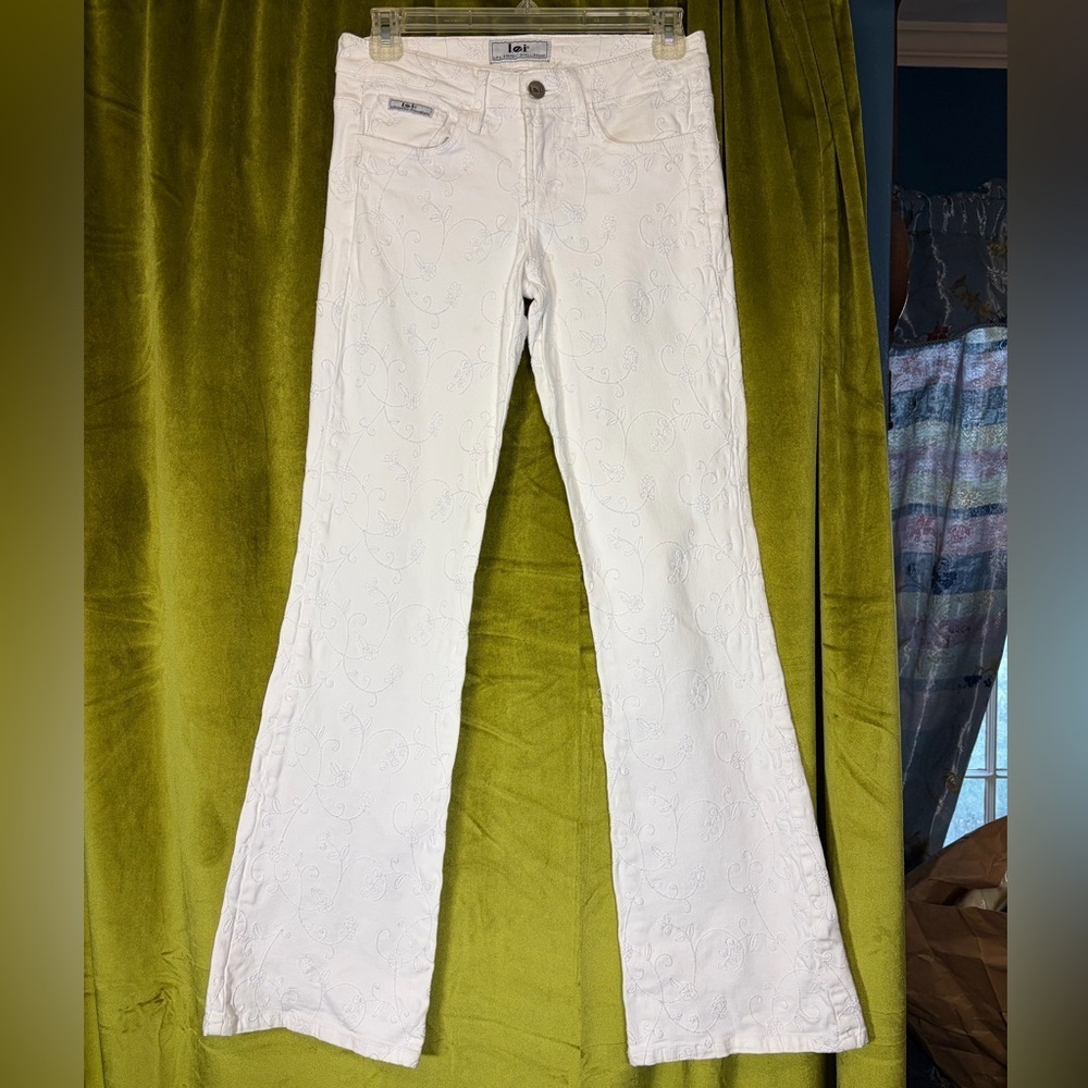 Vintage 90s Y2K White Floral Embroidered Low Rise Flare Jeans. Size 3.